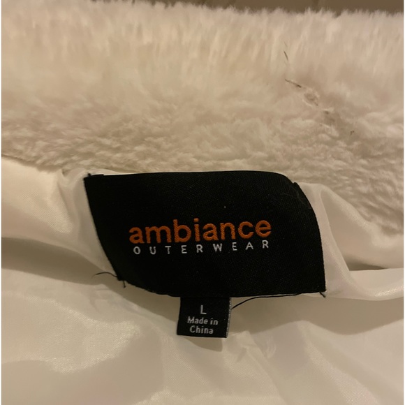 Teddy Winter Jacket. Size: L Color: Crème/ White - Picture 3 of 3